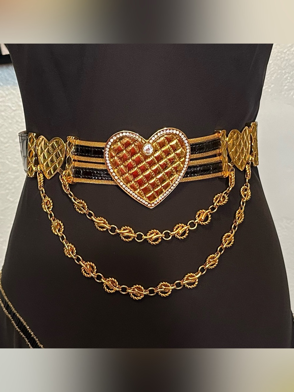 Belts By Simon Vintage 80s 90s Gold-Tone Heart Heavy Chunky Chain Belt 31in